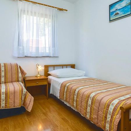 Cozy Apartment In Lokva Rogoznica With Wifi Exterior foto