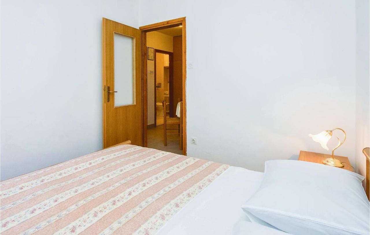 Cozy Apartment In Lokva Rogoznica With Wifi Exterior foto