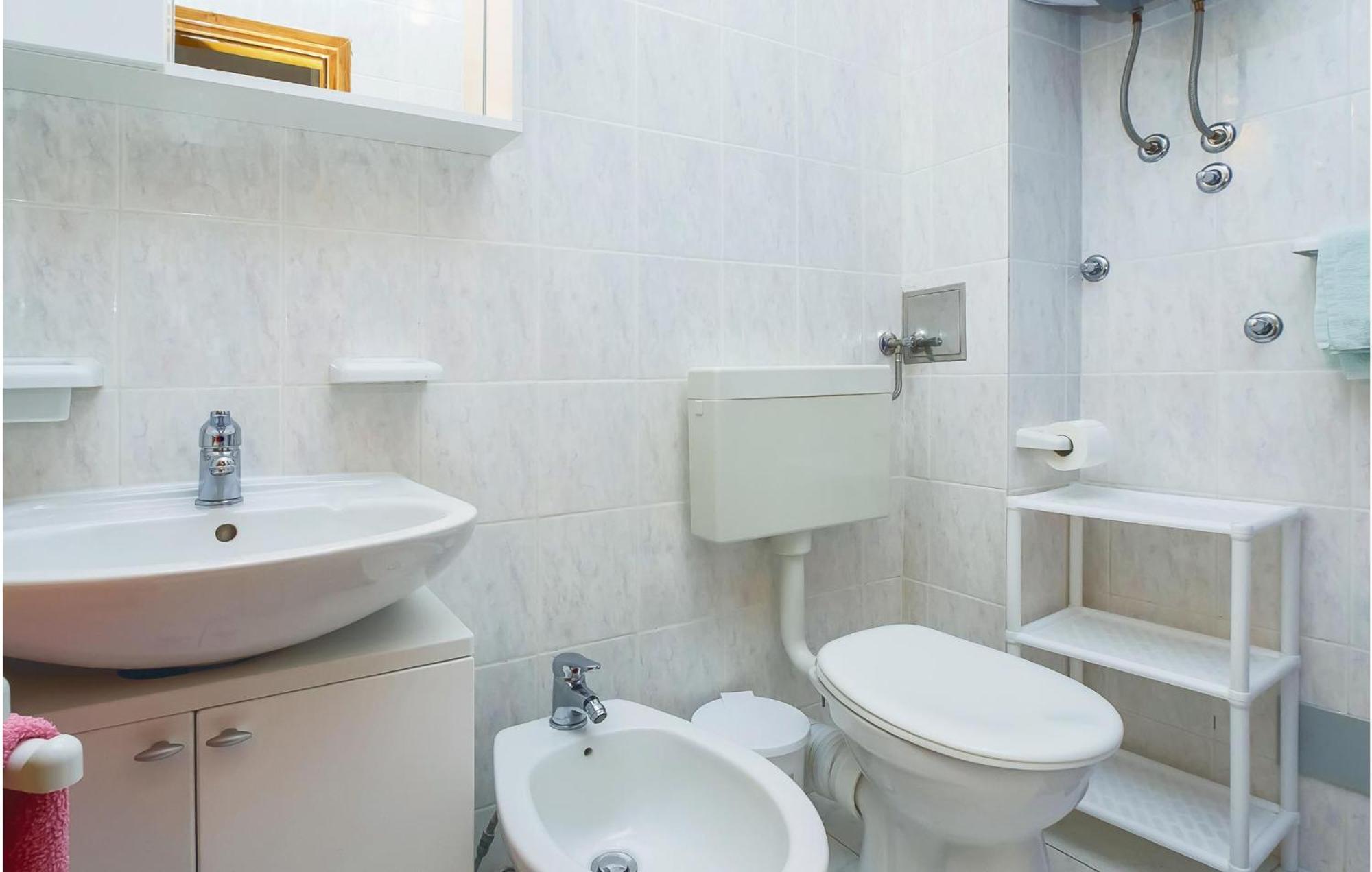 Cozy Apartment In Lokva Rogoznica With Wifi Exterior foto