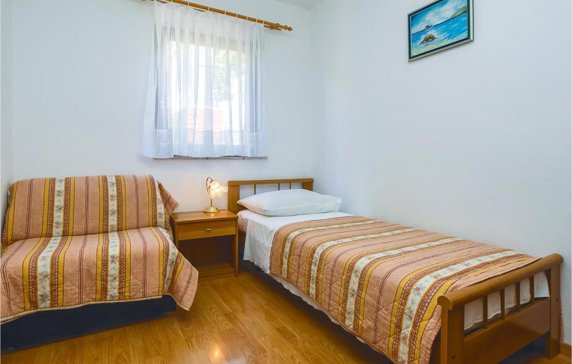 Cozy Apartment In Lokva Rogoznica With Wifi Exterior foto